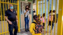 תלמידים חוזרים לבית ספר אחרי הסגר השלישי (צילום: אבשלום ששוני/פלאש90)