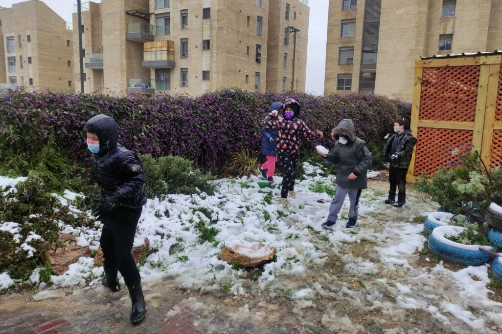שלג בבית הספר ממ"ד איתן בירושלים (צילום: בית הספר ממ"ד איתן)