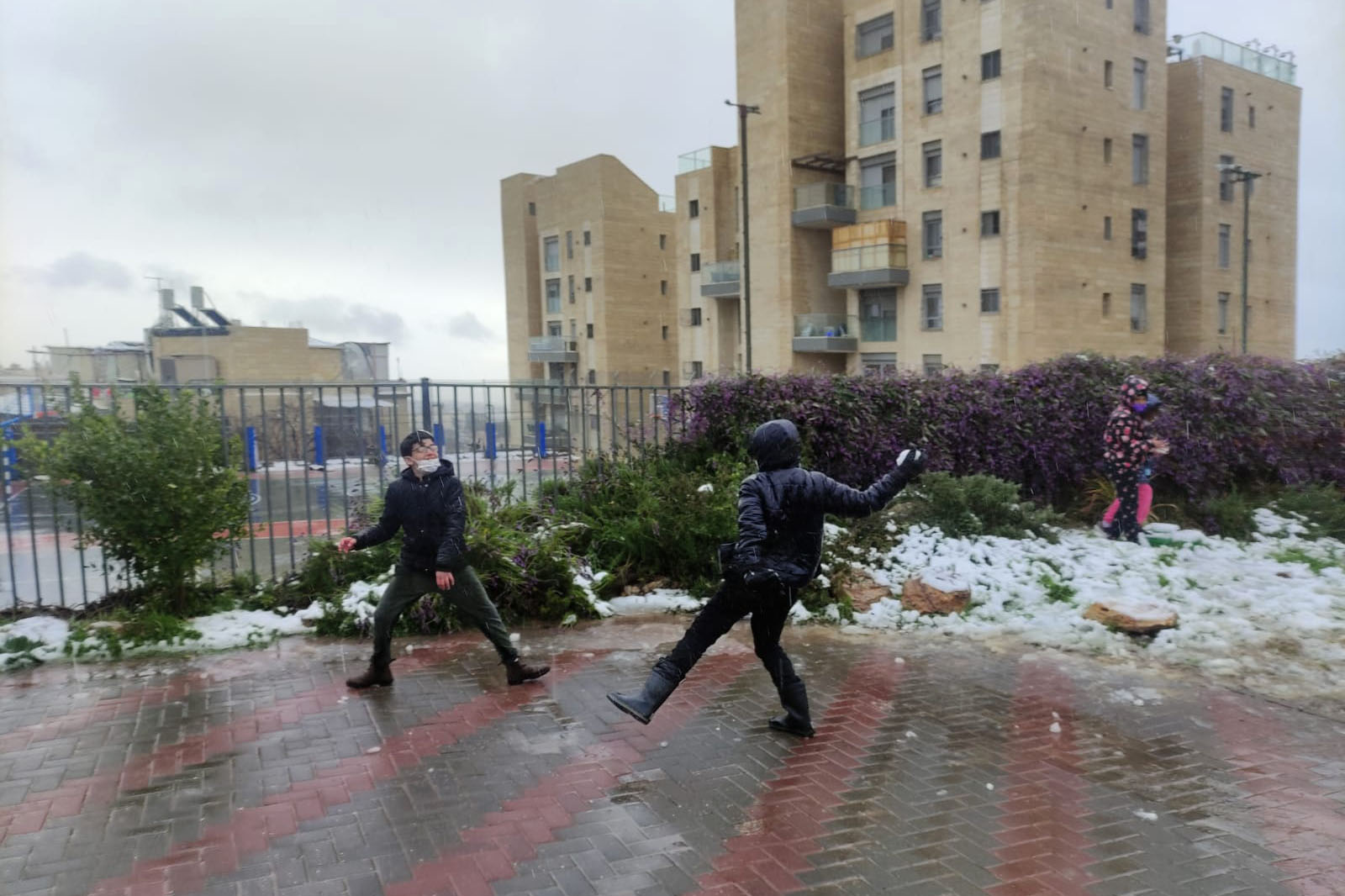 שלג בבית הספר ממ&quot;ד איתן בירושלים (צילום: בית הספר ממ&quot;ד איתן)
