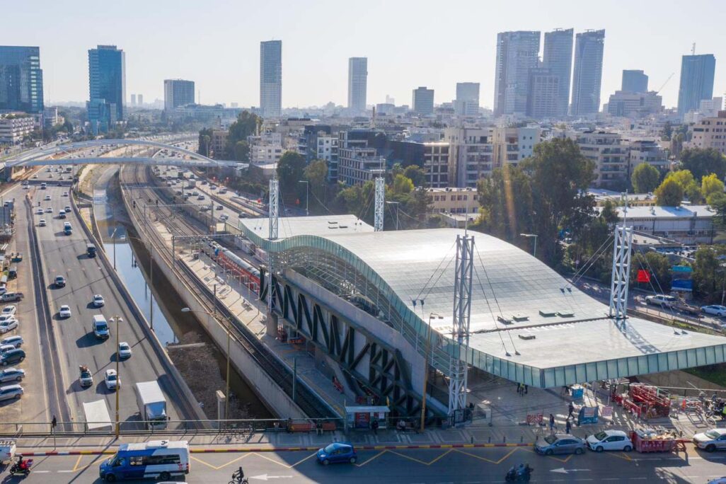 תחנת רכבת תל אביב השלום (צילום: cloudview שבתאי טל)