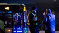 מחסום משטרתי בכביש ירושלים תל אביב עם כניסת סגר הלילה בפורים, 25 בפברואר 2021 (צילום: יונתן זינדל, פלאש 90)