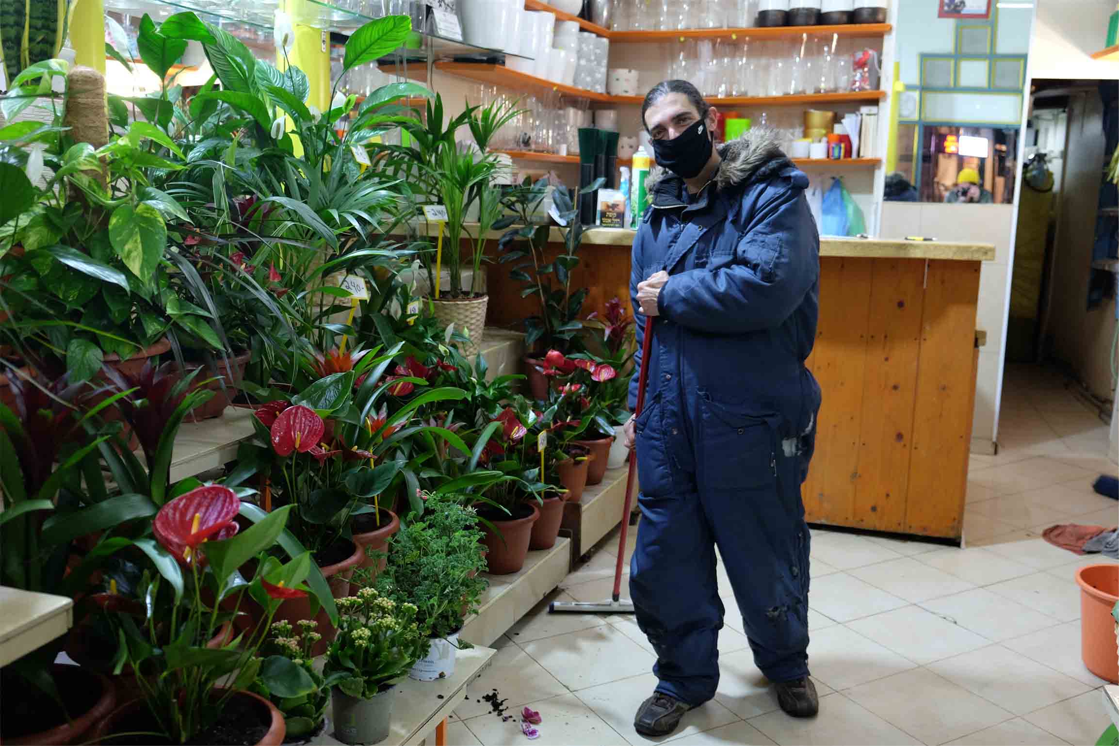 אבי אלחרר, בעל חנות פרחים (צילום: דוד טברסקי)