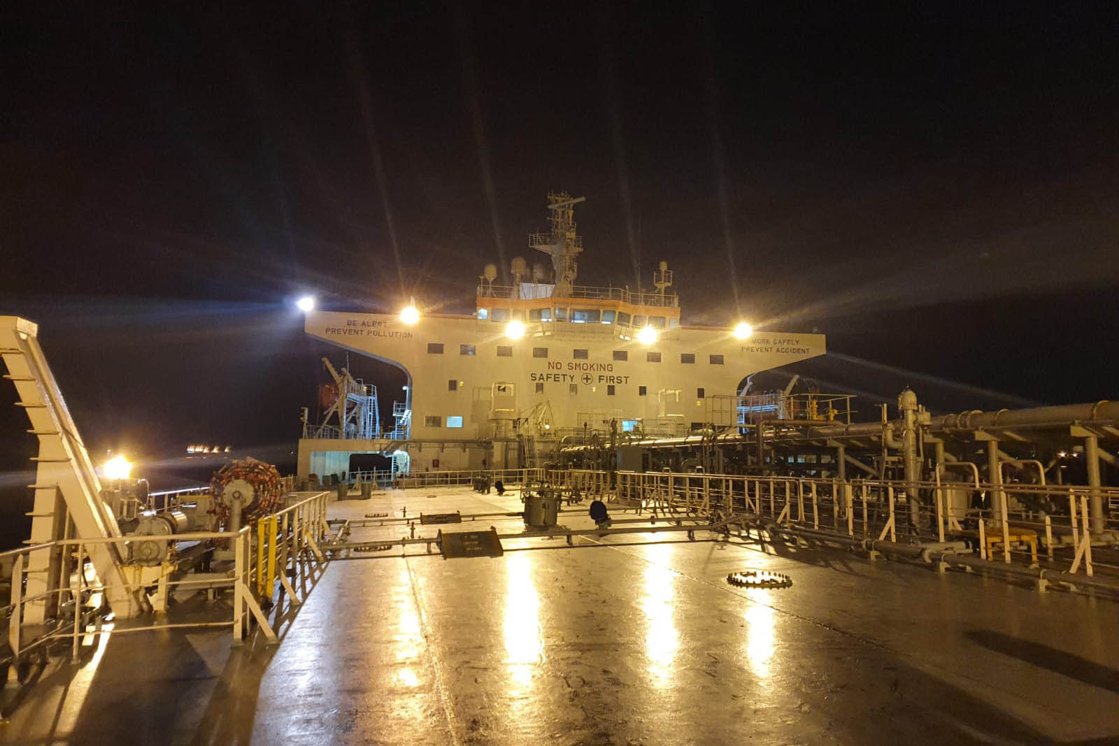 האונייה מינרבה הלן ביוון (צילום: המשרד להגנת הסביבה)
