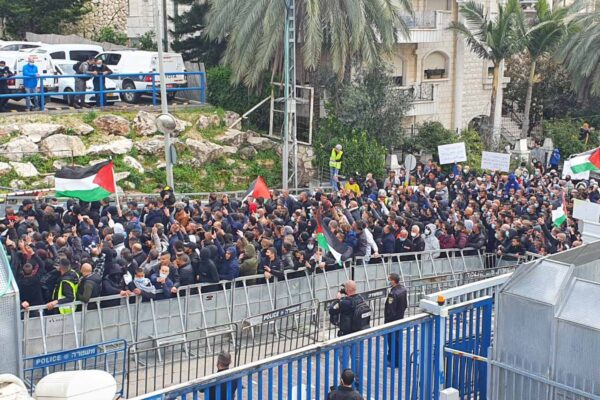 הפגנה באום אל פחם, במחאה על הטיפול החסר של המשטרה בפשיעה בחברה בערבית (צילום: יניב שרון)