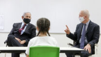 רה"מ בנימין נתניהו ושר החינוך יואב גלנט (צילום: מארק ישראל סלם/POOL)