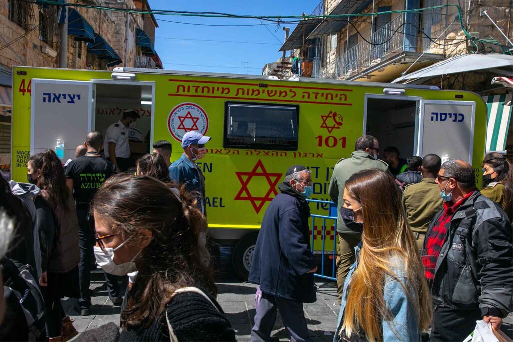 תחנת מד״א ניידת בירושלים (צילום: אוליבר פיטוסי / פלאש 90)