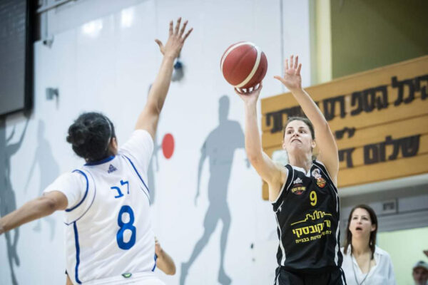 אליצור רמלה מנצחת את מכבי עירוני רמת גן (צילום: מנהלת ליגת העל לנשים בכדורסל)
