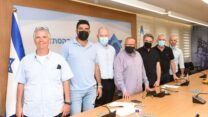 חתימת ההסכם הקיבוצי במילגם. "הישג משמעותי לבוחנים" (צילום: אגף הסברה, דוברות ופרסום בהסתדרות)