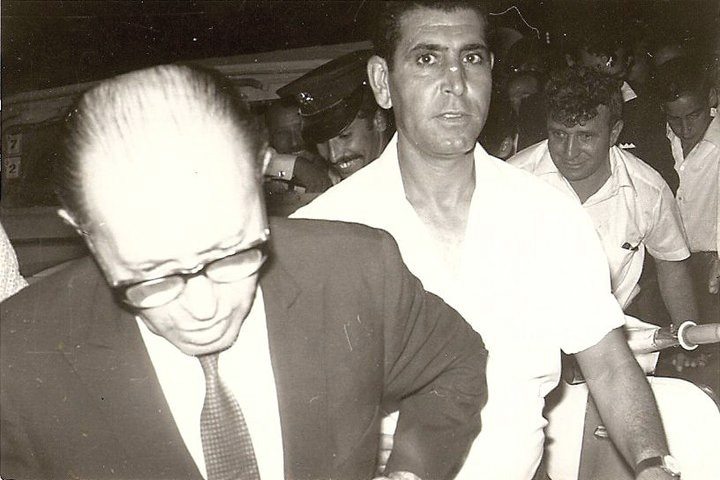ביקור מנחם בגין באשקלון בבחירות בשנת 1977 (צילום: דניאל אורי &#8211; אופקים בזום המצלמה, מתוך אתר פיקיויקי)