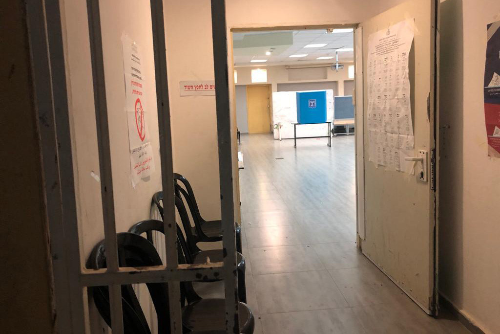 קלפי ריקה. הירידה המשמעותית הייתה בחברה הערבית (צילום: מיכל קידר)