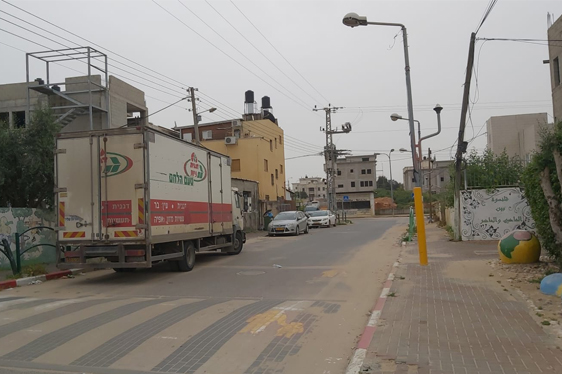 الشوارع في قلنسوة فارغة (تصوير: هداس يوم طوف)