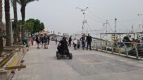 אובך בטיילת בטבריה ביום הבחירות (צילום: דפנה איזברוך)