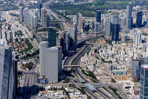 תל אביב (צילום: ישראל ברדוגו)