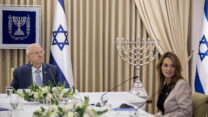 נציגי תקווה חדשה בהתייעצות עם נציגי נשיא המדינה לקראת הרכבת הממשלה (צילום: יונתן זינדל/פלאש90)
