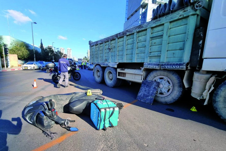 זירת התאונה בה נהרג סלבין (צילום: דוברות המשטרה)