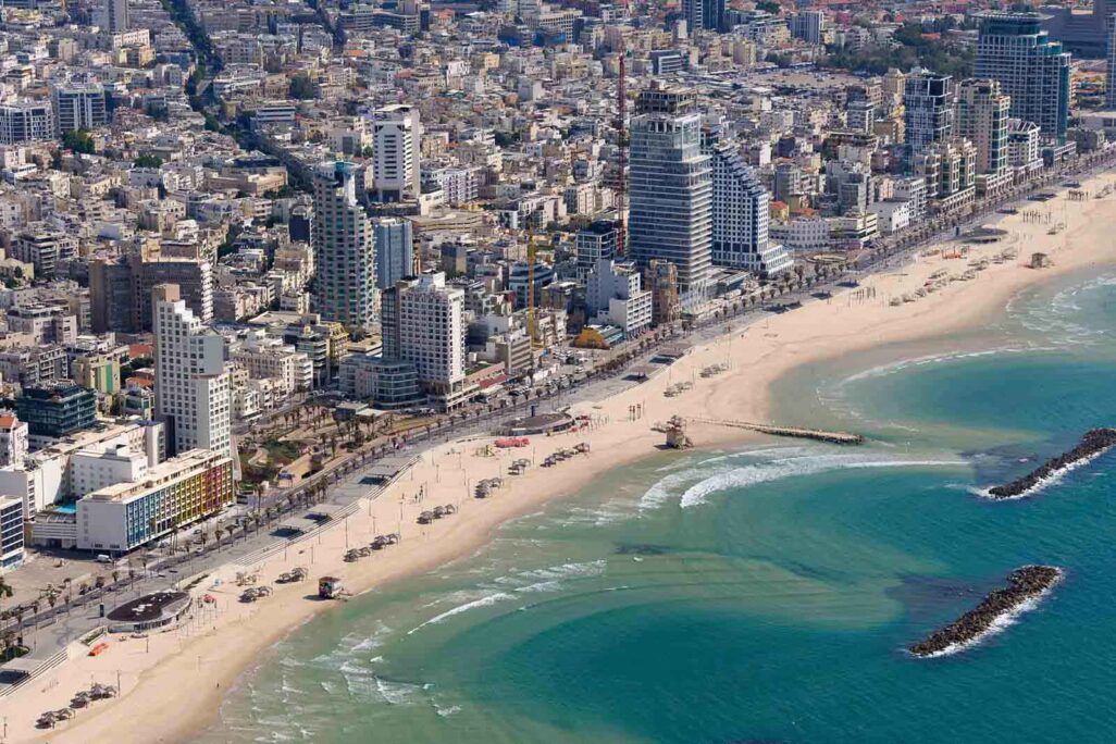 The deserted beaches of Tel Aviv. "A photography angle that people were less familiar with" (Photo: Israel Bardugo)