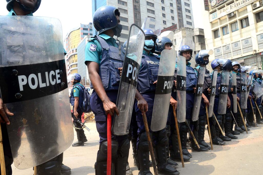 שוטרים בבנגלדש (צילום: Mamunur Rashid / shutterstock)