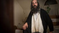 יואליש קרויס. "זה התחיל ממשחק, לא אמיתי, לא לאומני, אבל לאט לאט נהיה יותר מדי. זה רק הולך ונהיה יותר גרוע" (צילום: יונתן סינדל / פלאש 90).