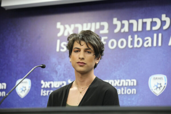 שופטת הכדורגל ספיר ברמן במסיבת העיתונאים (צילום: ההתאחדות לכדורגל בישראל)