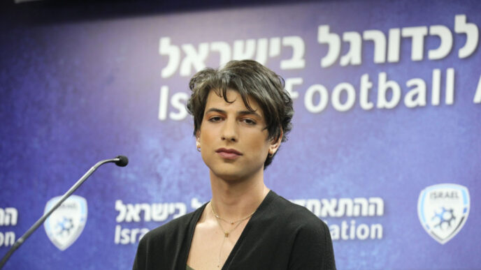 שופטת הכדורגל ספיר ברמן במסיבת העיתונאים (צילום: ההתאחדות לכדורגל בישראל)