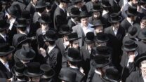 הלווית אחד מהרוגי האסון במירון בירושלים (צילום: אוליבייה פיטוסי/פלאש90)