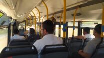 שאטל המסיע חוגגים להילולה במירון מחניון כחל (צילום: יהל פרג')