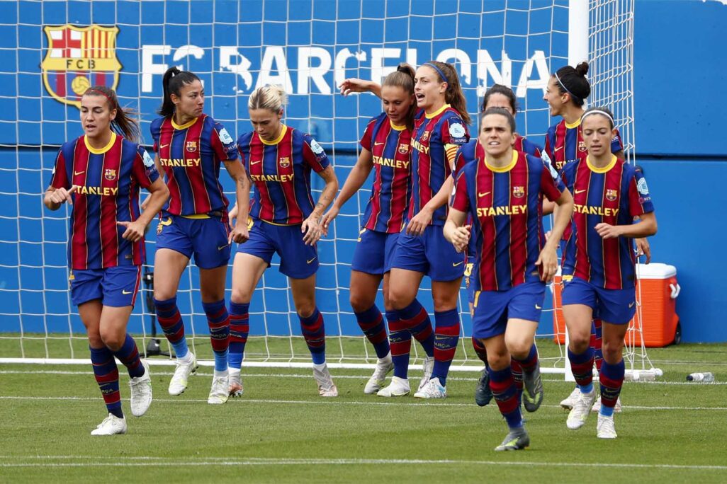 שחקניות ברצלונה בחצי גמר ליגת האלופות לנשים בכדורגל מול פ.ס.ז' (צילום: AP Photo/Joan Monfort)
