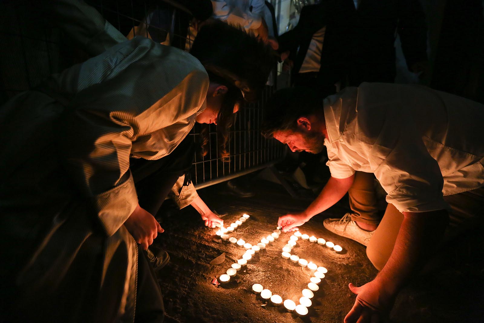 נרות זיכרון בהר מירון, יום למחרת האסון (צילום ארכיון: דוד כהן / פלאש 90)