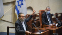 ח"כ משה גפני. אחת המפונות: ""המדינה התנערה מאחריות" (צילום ארכיון: דוברות הכנסת, נועם מושקוביץ)