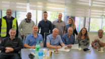 חתימה על הסכם קיבוצי בקימברלי קלארק (צילום: דוברות ההסתדרות)