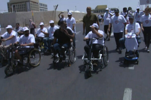 נכי צה"ל חוסמים את התנועה בכבישים בירושלים (צילום: ארגון נכי צה"ל)