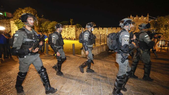כוחות משמר הגבול ויס&quot;מ במזרח ירושלים (צילום: פלאש 90)