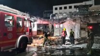 מתחם מסחרי בלוד שנשרף במהומות (צילום: יואב בודנר)