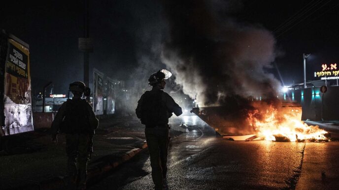 שוטרי מג&quot;ב במהומות בלוד (AP Photo/Heidi Levine)