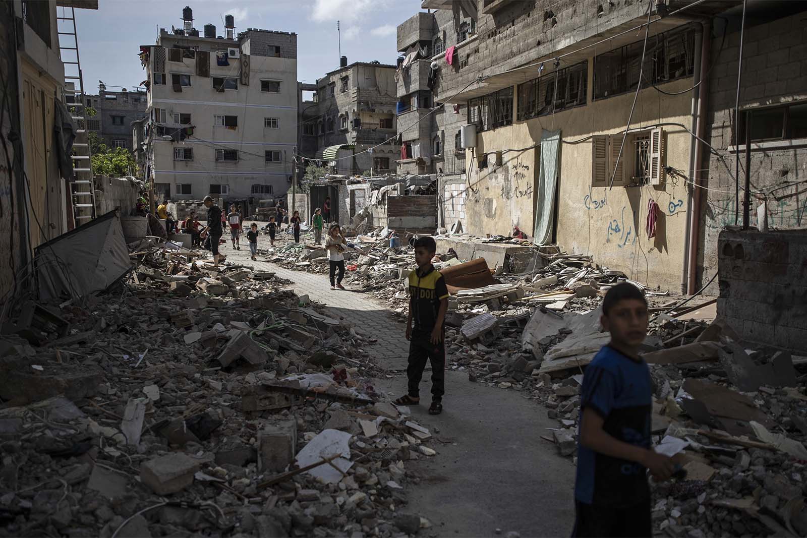 הריסות בעקבות תקיפות צה"ל ברצועת עזה (צילום: AP Photo/Khalil Hamra) הריסות בעקבות תקיפות צה"ל ברצועת עזה (צילום: AP Photo/Khalil Hamra)