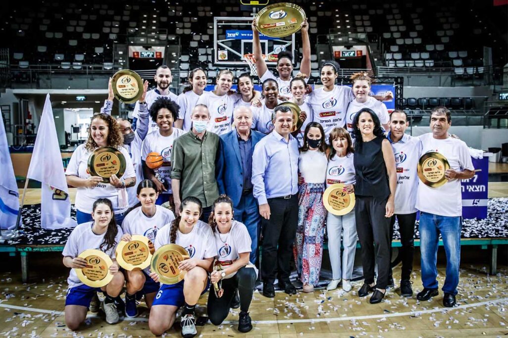 מכבי עירוני רמת גן זוכה באליפות המדינה לנשים בכדורסל (צילום: מנהלת ליגת העל לנשים בכדורסל)