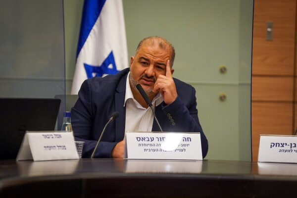 יו"ר הוועדה מנסור עבאס (צילום: נועם מושקוביץ, דוברות הכנסת)