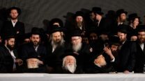 האדמו"ר מגור בעצרת תמיכה ביהדות התורה, ירושלים 2019. "לגור יש תפיסה ייחודית, כשבראש סדר העדיפויות עומד נושא הקדושה" (צילום: Yonatan Sindel/Flash90)