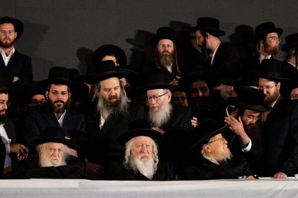 האדמו"ר מגור בעצרת תמיכה ביהדות התורה, ירושלים 2019. "לגור יש תפיסה ייחודית, כשבראש סדר העדיפויות עומד נושא הקדושה" (צילום: Yonatan Sindel/Flash90)