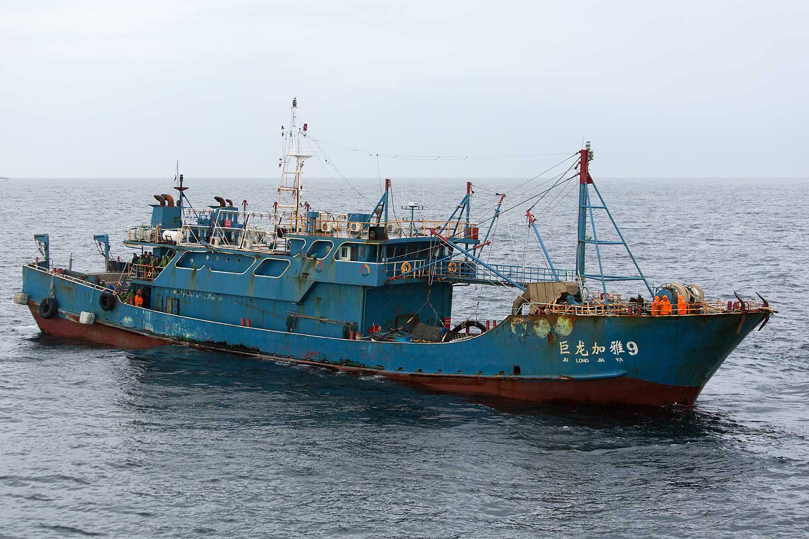 ספינת דייג סינית באוקיאנוס השקט (צילום: shutterstock)
