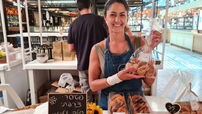ג'ולי גוטליב בשרונה מרקט (צילום: הדס יום טוב) ג'ולי גוטליב בשרונה מרקט (צילום: הדס יום טוב)
