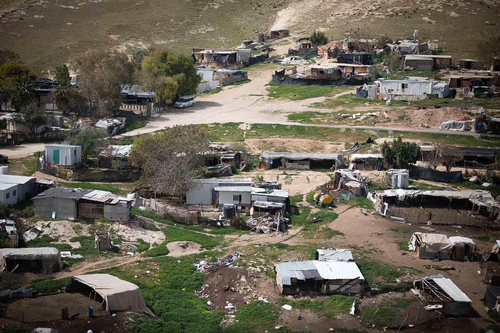 القرية البدوية خان العمر (تصوير: يونتان زيندل / فلاش 90)
