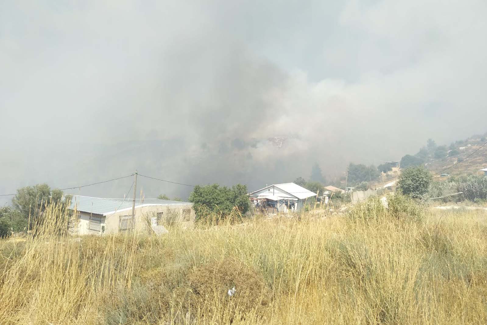 השריפה בבת עין (צילום: כבאות והצלה מחוז יו"ש)