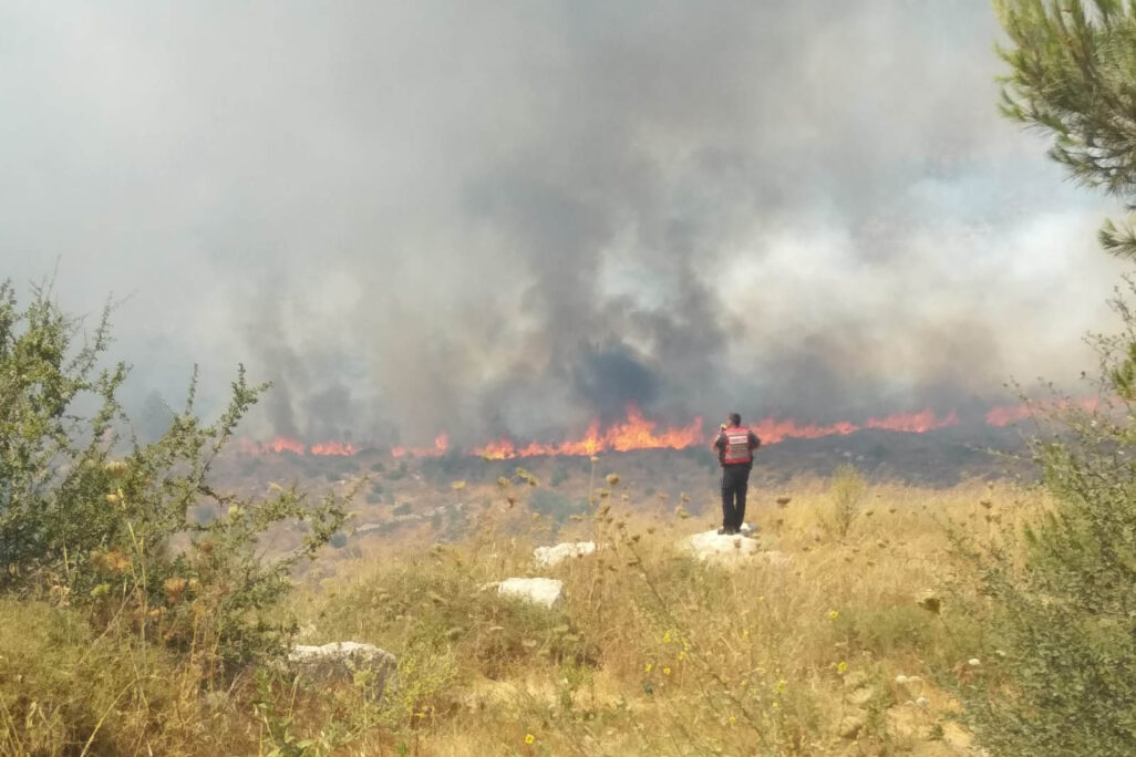 השריפה בבת עין (צילום: כבאות והצלה מחוז יו"ש) השריפה בבת עין (צילום: כבאות והצלה מחוז יו"ש)
