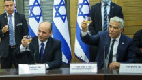 ראש הממשלה בנט וראש הממשלה החליפי לפיד, בישיבת הממשלה הראשונה (צילום: דוברות הכנסת, נועם מושקוביץ)