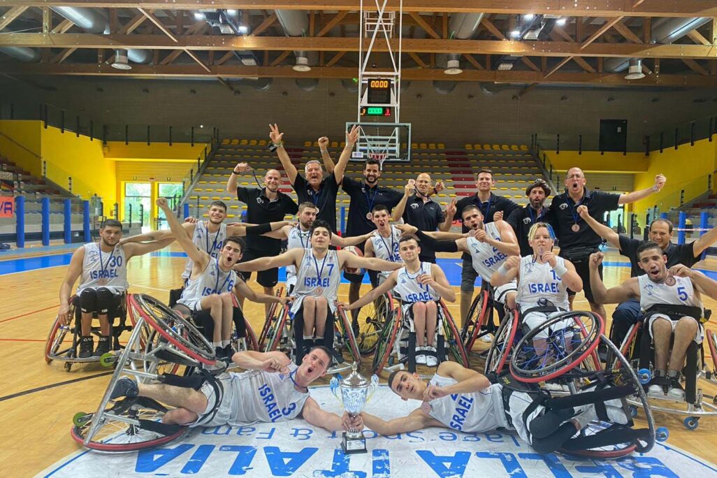 נבחרת העתודה בכדורסל בכיסאות גלגלים זכתה במדליית הארד באליפות אירופה. (צילום: טל רם)