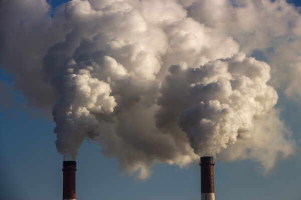 זיהום אוויר מתחנת כוח (צילום: shutterstock)