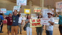הפגנת מורי הדרך בתיירות הנכנסת בנתב"ג (צילום: ארי מלניק מורה דרך)
