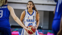 יערה יצחקי במדי נבחרת ישראל בכדורסל. (צילום: באדיבות איגוד הכדורסל בישראל)