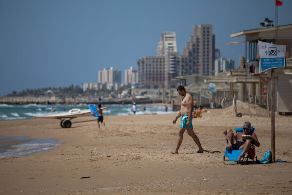 חוף הים בחיפה (צילום: שיר תורם / פלשא 90)